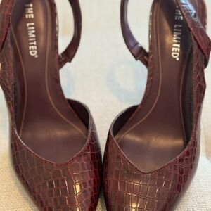 Chic Burgundy Croc-Embossed Heels